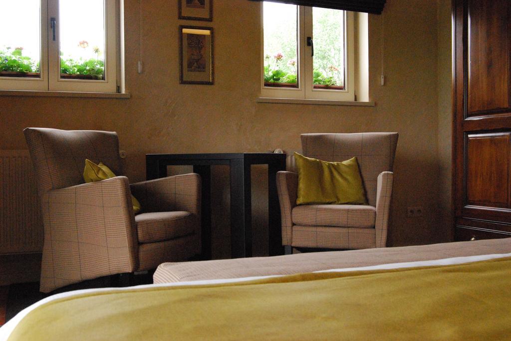 Hostellerie Gilain Achene ภายนอก รูปภาพ