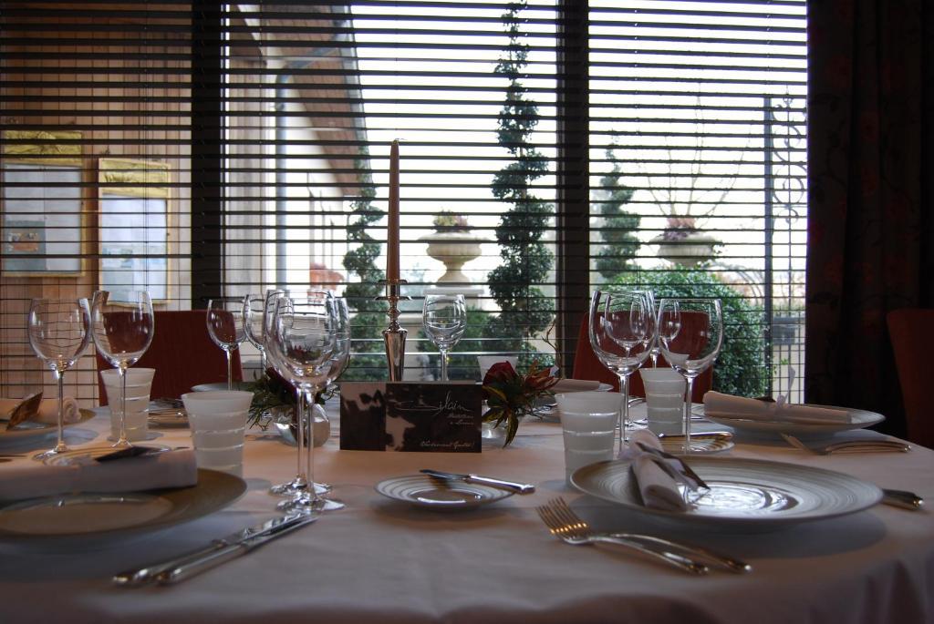 Hostellerie Gilain Achene ภายนอก รูปภาพ